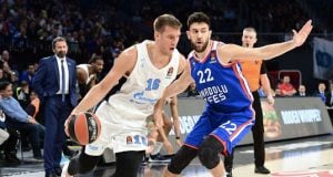 Anadolu Efes kabusun kıyısından döndü! Zenit'i mağlup etti