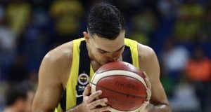 Sloukas pankart konusuna açıklık getirdi: "Bunu kimse iddia edemez..."