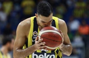 Sloukas pankart konusuna açıklık getirdi: "Bunu kimse iddia edemez..."