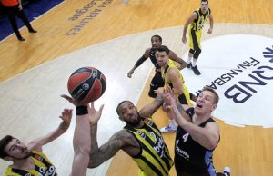 Fenerbahçe Beko Zenit Petersburg'a 84-81 mağlup oldu