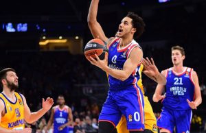 Anadolu Efes Khimki Moskova maçından Shane Larkin görseli