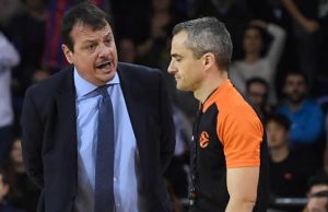 Ergin ataman hakemler ile tartışma yaşadı oyundan atıldı