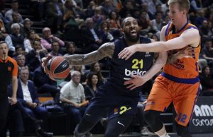 THY Euroleague'in 26. haftasında temsilcimiz Fenerbahçe Beko, İspanya deplasmanında Valencia'yı 86-93'lük skorla mağlup etmeyi başardı.