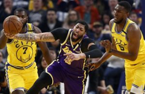 Lakers, LeBron'un olmadığı gecede Warriors'u ezdi geçti!