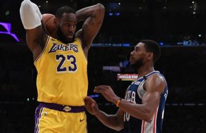 Lakers Furkan'lı 76ers'i 120-107'lik skorla geçti