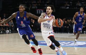 Anadolu Efes Olympiakos'u ezdi geçti! (ÖZET)