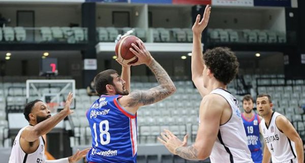Moerman ve Micic’li Anadolu Efes, Beşiktaş deplasmanından galip ayrıldı